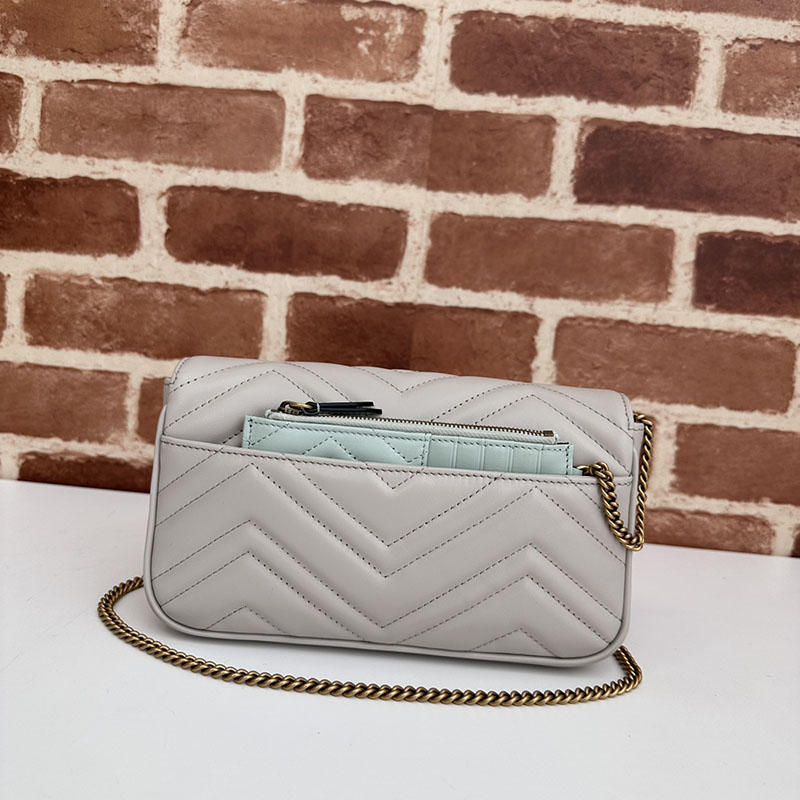 グッチ バッグ 新作 GUCCI GGマーモント スーパーミニバッグ 751526 AACCE 1742 ライトグレー 流行り廃りのないブランドバッグ - 画像 (8)