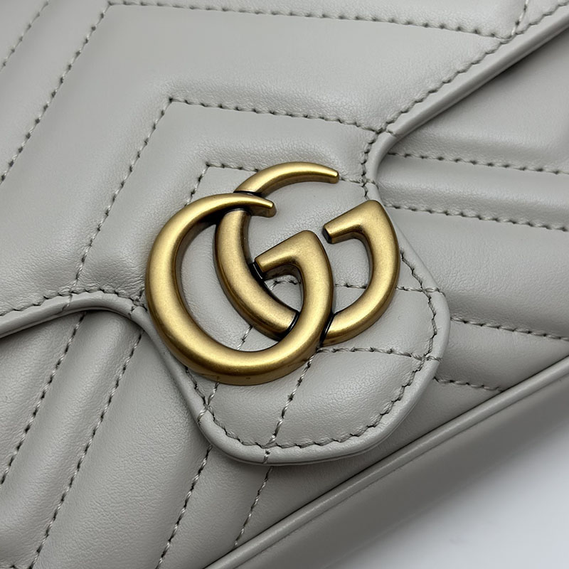 グッチ バッグ 新作 GUCCI GGマーモント スーパーミニバッグ 751526 AACCE 1742 ライトグレー 流行り廃りのないブランドバッグ - 画像 (5)