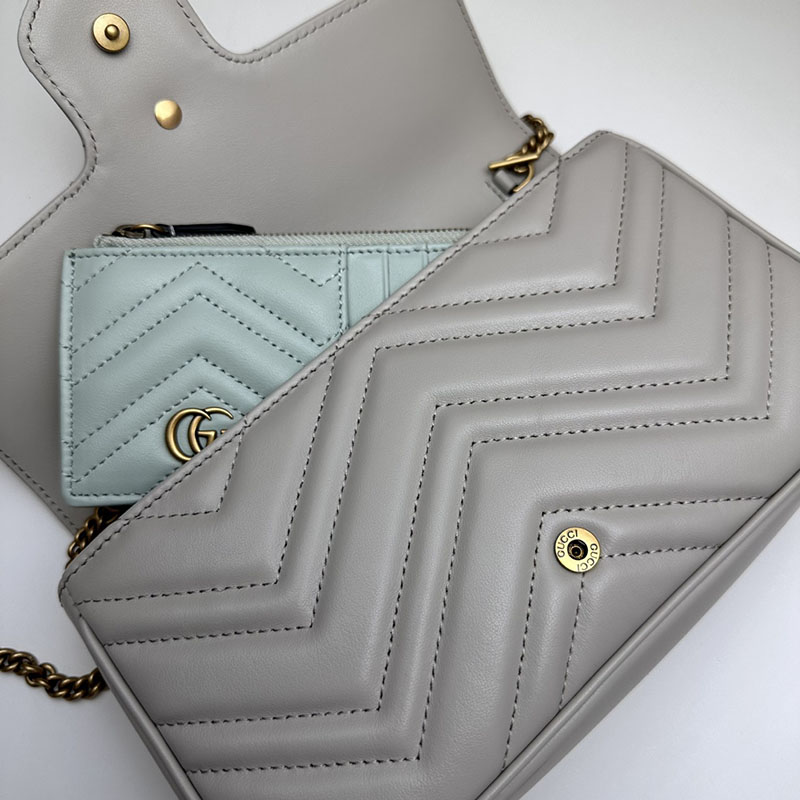 グッチ バッグ 新作 GUCCI GGマーモント スーパーミニバッグ 751526 AACCE 1742 ライトグレー 流行り廃りのないブランドバッグ - 画像 (4)