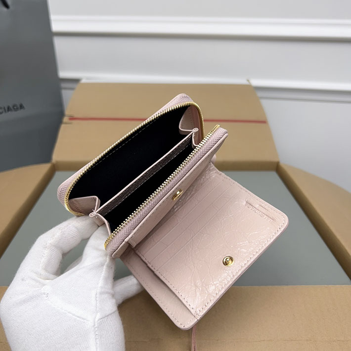 最高級 バレンシアガ財布コピー 二つ折り財布 クラシック 310699D940G5723 ペタルピンク ゴールド金具 バレンシアガ ミニ財布 アウトレット - 画像 (2)