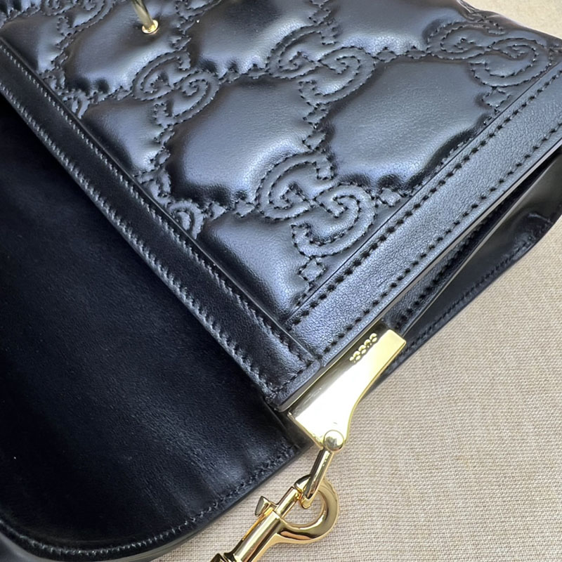 グッチ バッグ 新作 GUCCI GG MATELASSÉ SMALL SHOULDER BAG 724529 UM8HG 1046 ブラック ブランドバッグ アウトレット - 画像 (4)