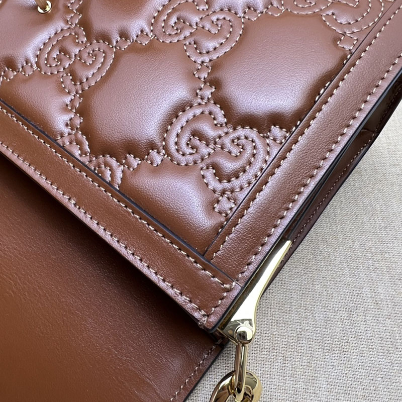 グッチ バッグ 新作 GUCCI GG MATELASSÉ SMALL SHOULDER BAG 724529 UM8HG 2535 ブラウン ブランドバッグ アウトレット - 画像 (4)