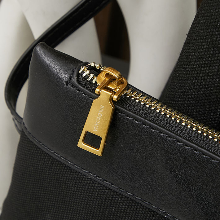 バレンシアガNAVY SMALL CABAS ネイビー スモール カバス ハンドバッグ 3399332AAME1092 ブラック ゴールド金具 バレンシアガ トートバッグ キャンバス - 画像 (5)