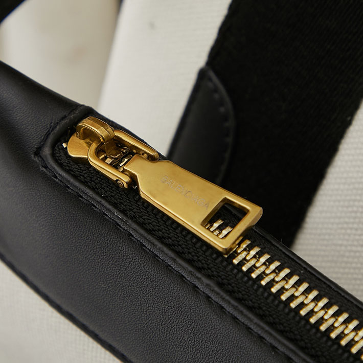 最高級 バレンシアガバッグコピー ネイビーカバス M NAVY CABAS M 5812922HH3N9260 ナチュラル ゴールド金具 バレンシアガ バッグ 持ってる 人 - 画像 (5)