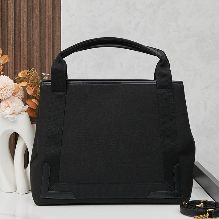 最高級 バレンシアガバッグコピー ネイビーカバス M NAVY CABAS M 581292AQ38N1000 ブラック ゴールド金具 バレンシアガ バッグ 持ってる 人 - 画像 (8)