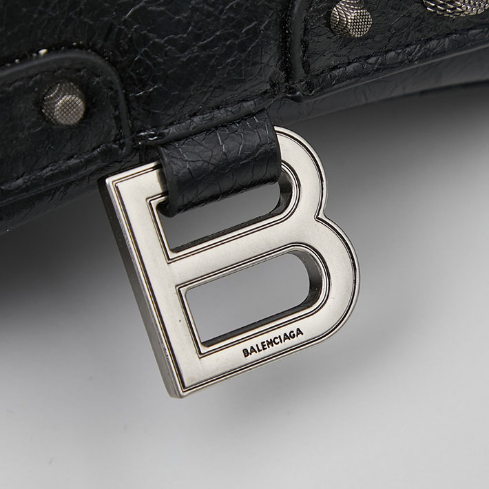 最高級 バレンシアガバッグコピー ショルダーバッグ LE CAGOLE XS Flap Bag 719082210KR1000 ブラック シルバー金具 バレンシアガ シティ 芸能人 - 画像 (6)
