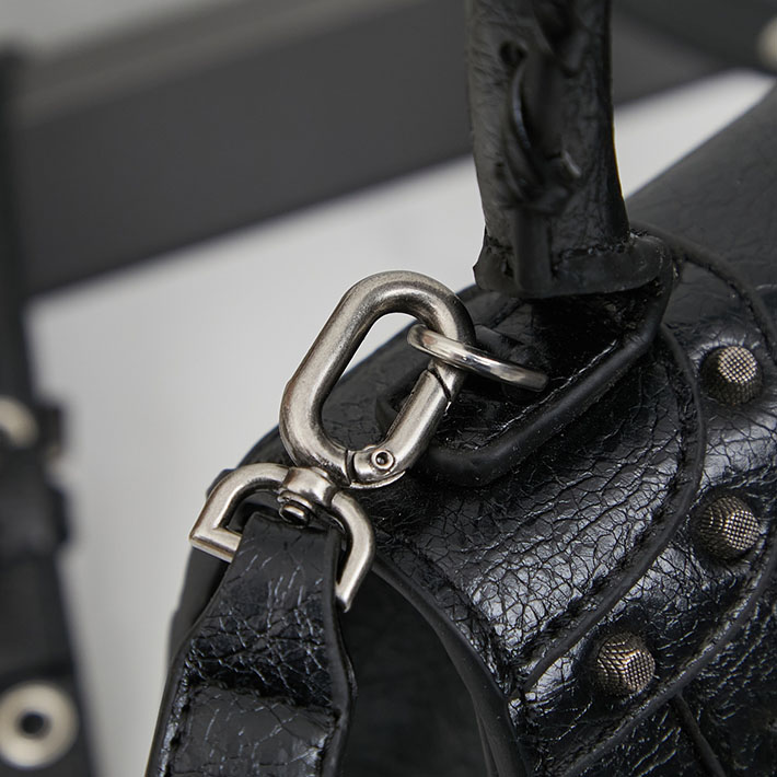 最高級 バレンシアガバッグコピー ショルダーバッグ LE CAGOLE XS Flap Bag 719082210KR1000 ブラック シルバー金具 バレンシアガ シティ 芸能人 - 画像 (4)