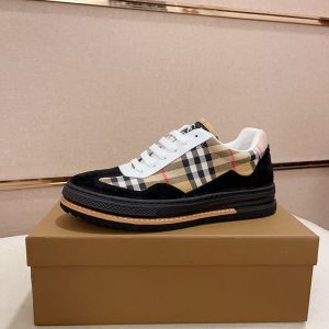 バーバリー スニーカー メンズ