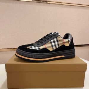 バーバリー スニーカー アウトレット