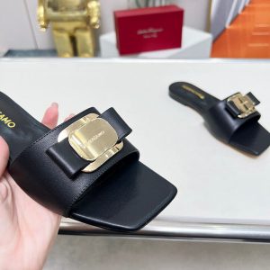 Ferragamo サンダル アウトレット