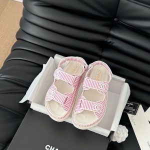 スポーツサンダル 流行り いつまで