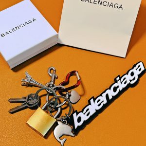 バレンシアガ キーリング 公式