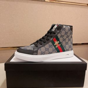 グッチ スニーカー コラボ
