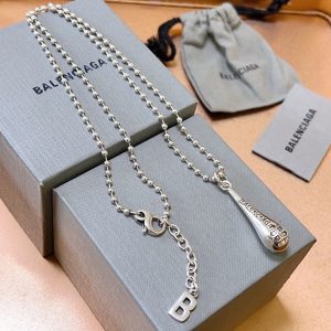 バレンシアガ ネックレス 公式