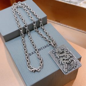 バレンシアガ ネックレス 公式