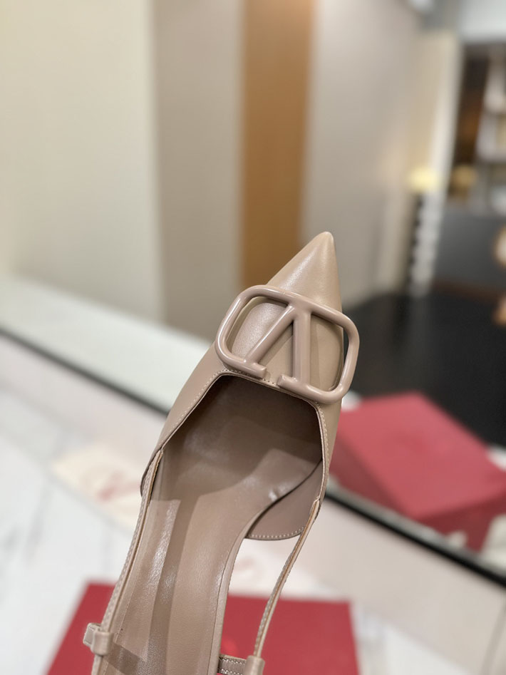 最高級ヴァレンティノスーパーコピー ヴァレンティノサンダルコピー VALENTINO 靴 2517328 ベージュ チャンキーヒール サンダル 歩きやすい - 画像 (5)
