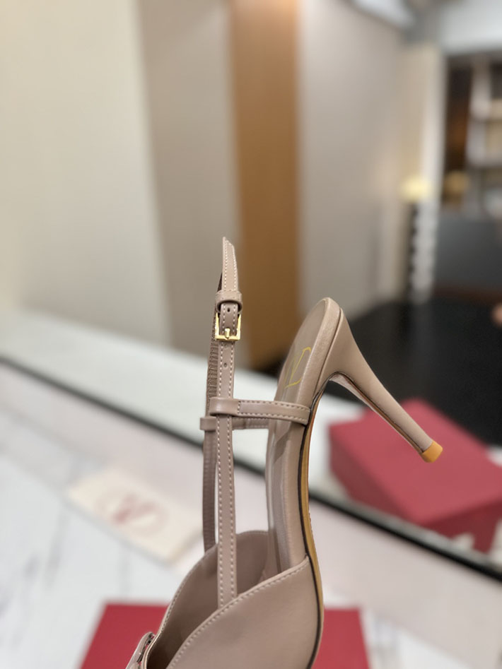 最高級ヴァレンティノスーパーコピー ヴァレンティノサンダルコピー VALENTINO 靴 2517328 ベージュ チャンキーヒール サンダル 歩きやすい - 画像 (3)