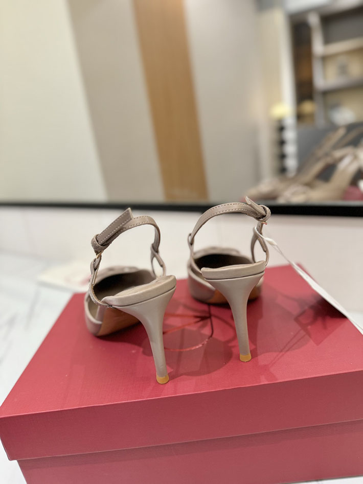 最高級ヴァレンティノスーパーコピー ヴァレンティノサンダルコピー VALENTINO 靴 2517328 ベージュ チャンキーヒール サンダル 歩きやすい - 画像 (2)