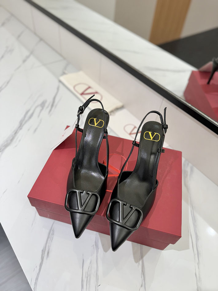 最高級ヴァレンティノスーパーコピー ヴァレンティノサンダルコピー VALENTINO 靴 2517329 ブラック チャンキーヒール サンダル 歩きやすい - 画像 (8)
