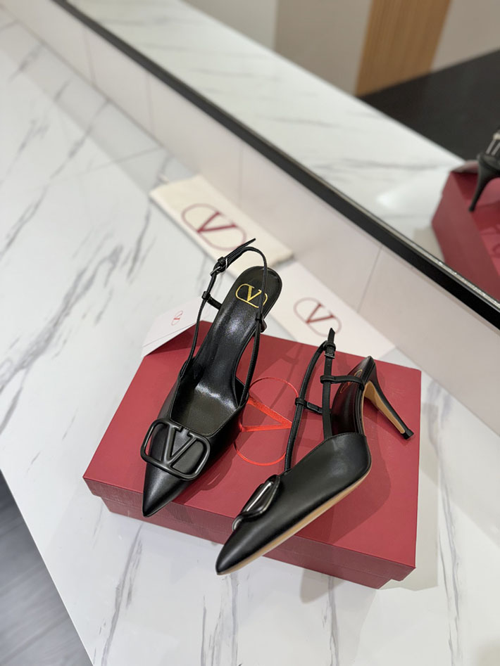最高級ヴァレンティノスーパーコピー ヴァレンティノサンダルコピー VALENTINO 靴 2517329 ブラック チャンキーヒール サンダル 歩きやすい - 画像 (6)