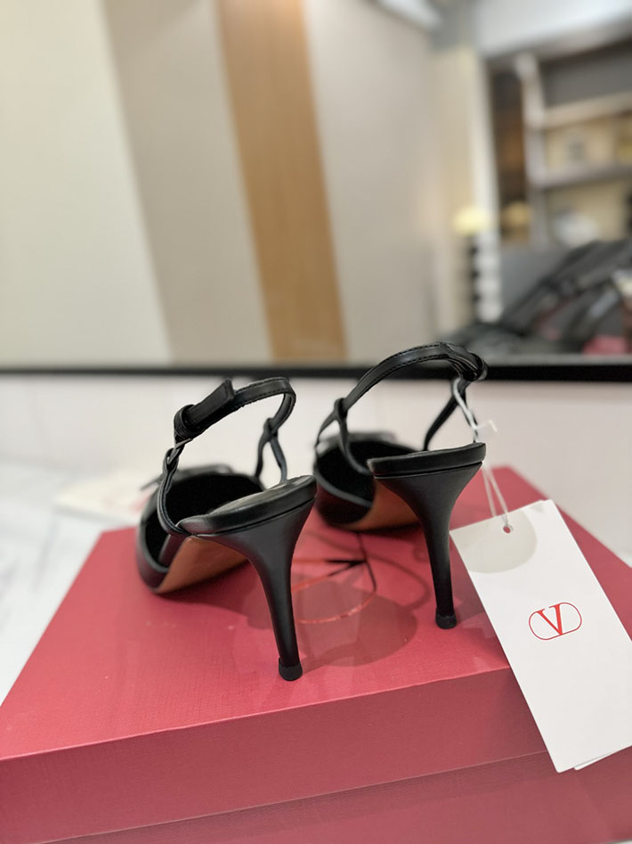 最高級ヴァレンティノスーパーコピー ヴァレンティノサンダルコピー VALENTINO 靴 2517329 ブラック チャンキーヒール サンダル 歩きやすい - 画像 (3)