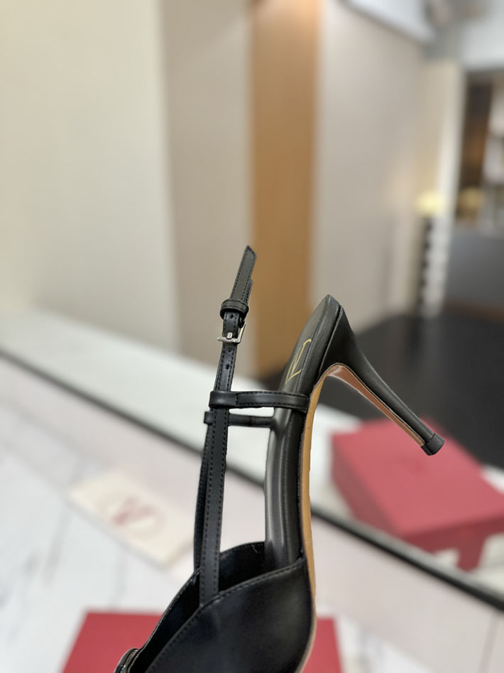 最高級ヴァレンティノスーパーコピー ヴァレンティノサンダルコピー VALENTINO 靴 2517329 ブラック チャンキーヒール サンダル 歩きやすい - 画像 (2)