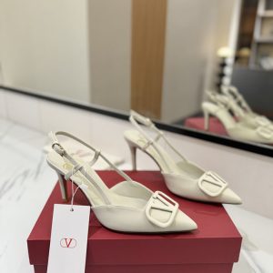 チャンキーヒール サンダル 歩きやすい