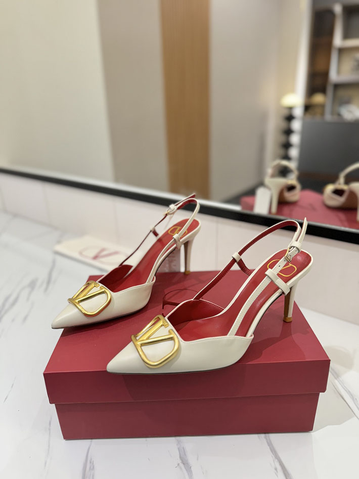 最高級ヴァレンティノスーパーコピー ヴァレンティノサンダルコピー VALENTINO 靴 2517331 ホワイト/レッド チャンキーヒール サンダル ブランド - 画像 (9)