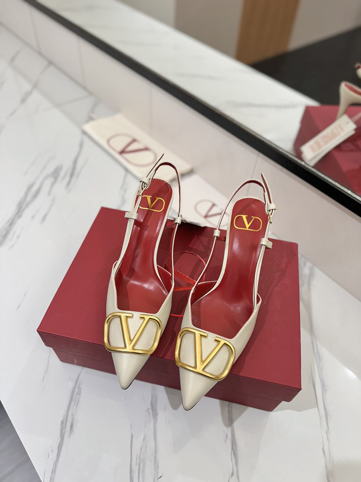 最高級ヴァレンティノスーパーコピー ヴァレンティノサンダルコピー VALENTINO 靴 2517331 ホワイト/レッド チャンキーヒール サンダル ブランド - 画像 (8)
