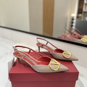 チャンキーヒール サンダル ブランド