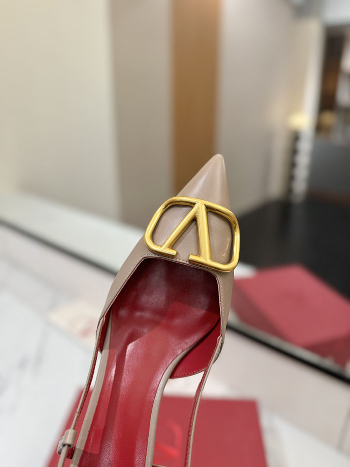 最高級ヴァレンティノスーパーコピー ヴァレンティノサンダルコピー VALENTINO 靴 2517333 ベージュ/レッド チャンキーヒール サンダル ブランド - 画像 (5)
