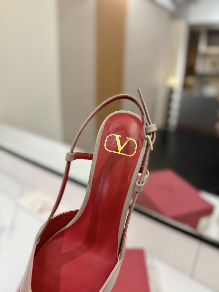 最高級ヴァレンティノスーパーコピー ヴァレンティノサンダルコピー VALENTINO 靴 2517333 ベージュ/レッド チャンキーヒール サンダル ブランド - 画像 (3)