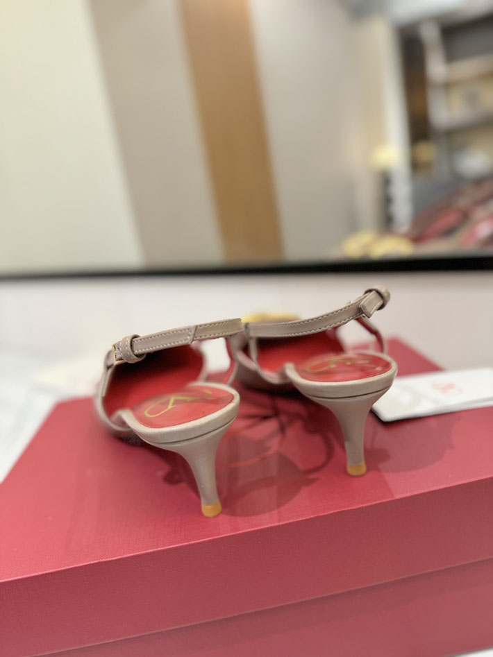 最高級ヴァレンティノスーパーコピー ヴァレンティノサンダルコピー VALENTINO 靴 2517333 ベージュ/レッド チャンキーヒール サンダル ブランド - 画像 (2)