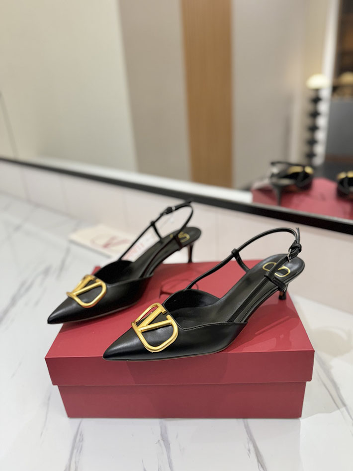 最高級ヴァレンティノスーパーコピー ヴァレンティノサンダルコピー VALENTINO 靴 2517334 ブラック チャンキーヒール サンダル ブランド - 画像 (9)