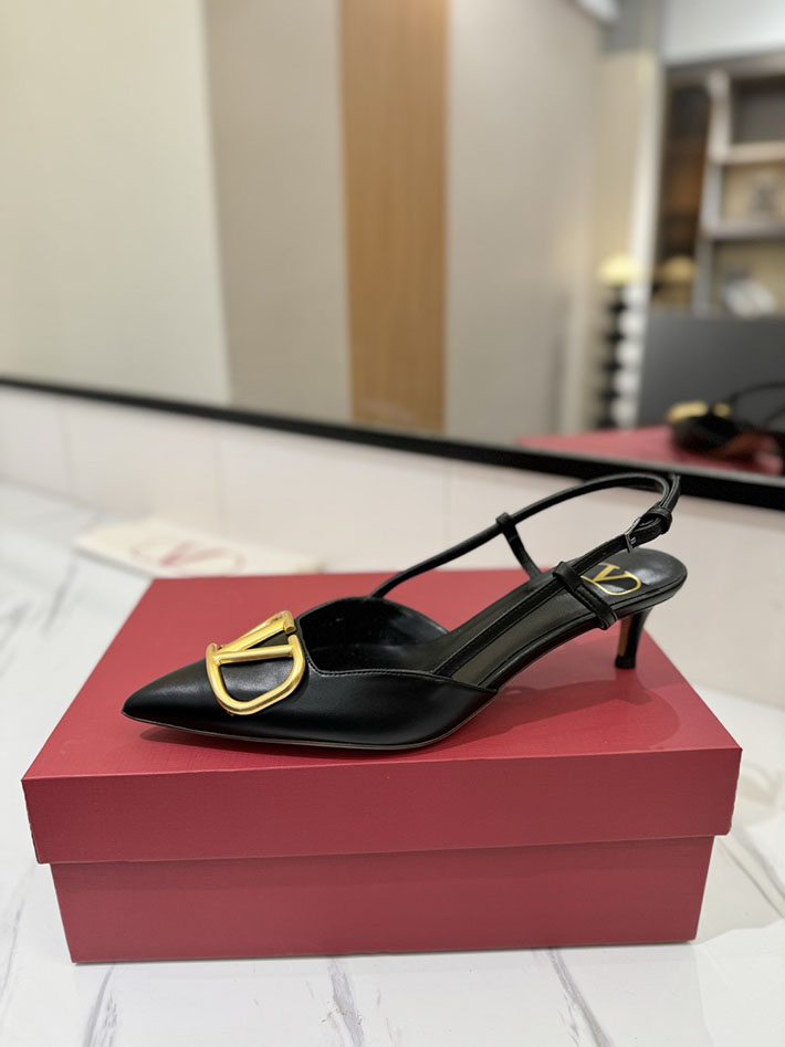 最高級ヴァレンティノスーパーコピー ヴァレンティノサンダルコピー VALENTINO 靴 2517334 ブラック チャンキーヒール サンダル ブランド - 画像 (8)
