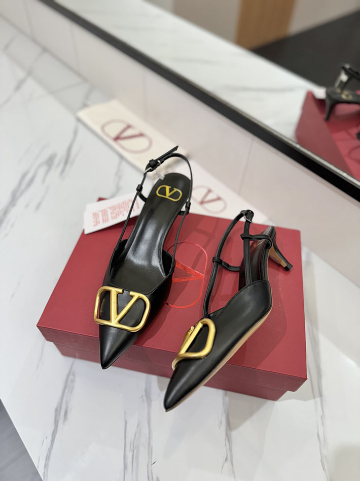 最高級ヴァレンティノスーパーコピー ヴァレンティノサンダルコピー VALENTINO 靴 2517334 ブラック チャンキーヒール サンダル ブランド - 画像 (7)