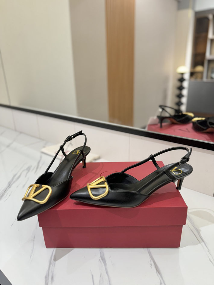 最高級ヴァレンティノスーパーコピー ヴァレンティノサンダルコピー VALENTINO 靴 2517334 ブラック チャンキーヒール サンダル ブランド - 画像 (6)