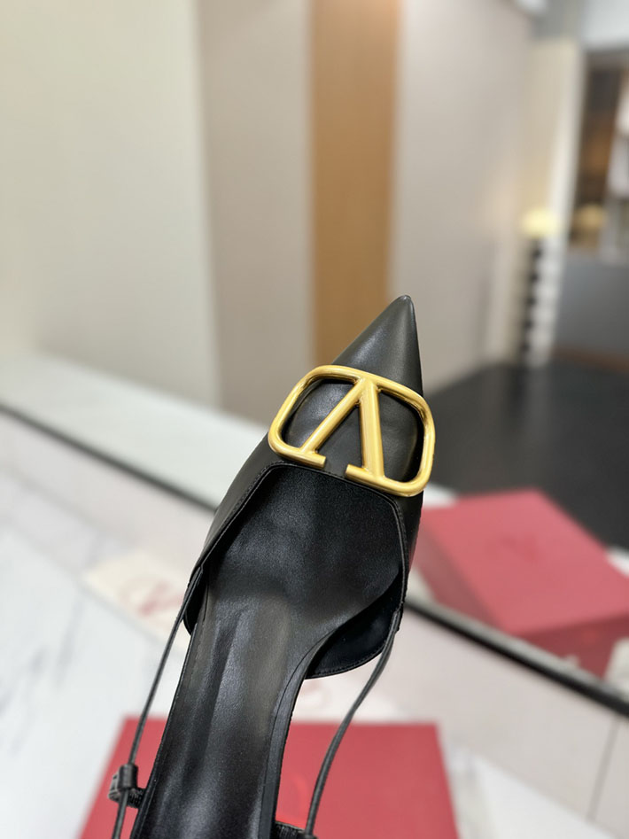 最高級ヴァレンティノスーパーコピー ヴァレンティノサンダルコピー VALENTINO 靴 2517334 ブラック チャンキーヒール サンダル ブランド - 画像 (5)