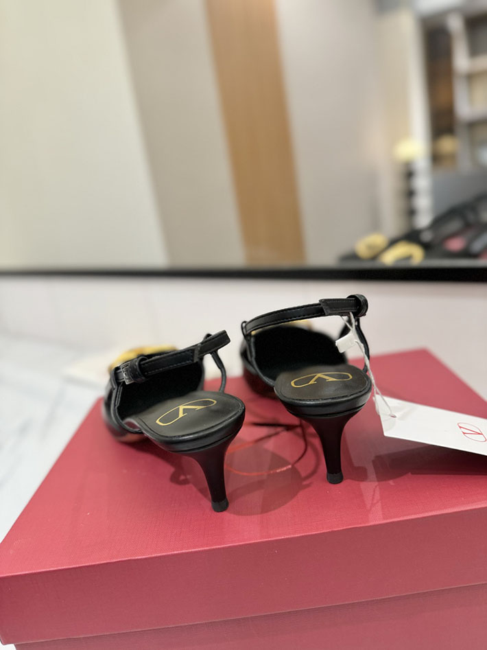 最高級ヴァレンティノスーパーコピー ヴァレンティノサンダルコピー VALENTINO 靴 2517334 ブラック チャンキーヒール サンダル ブランド - 画像 (3)