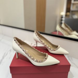 ヴァレンティノ風 パンプス