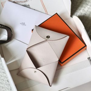 エルメス カルヴィ 定価