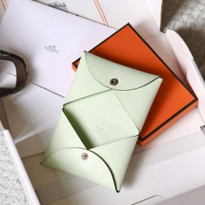 エルメス カルヴィ 定価