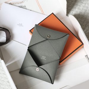 エルメス カルヴィ 定価