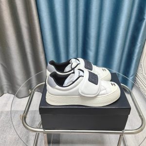 シャネル スニーカー 人気