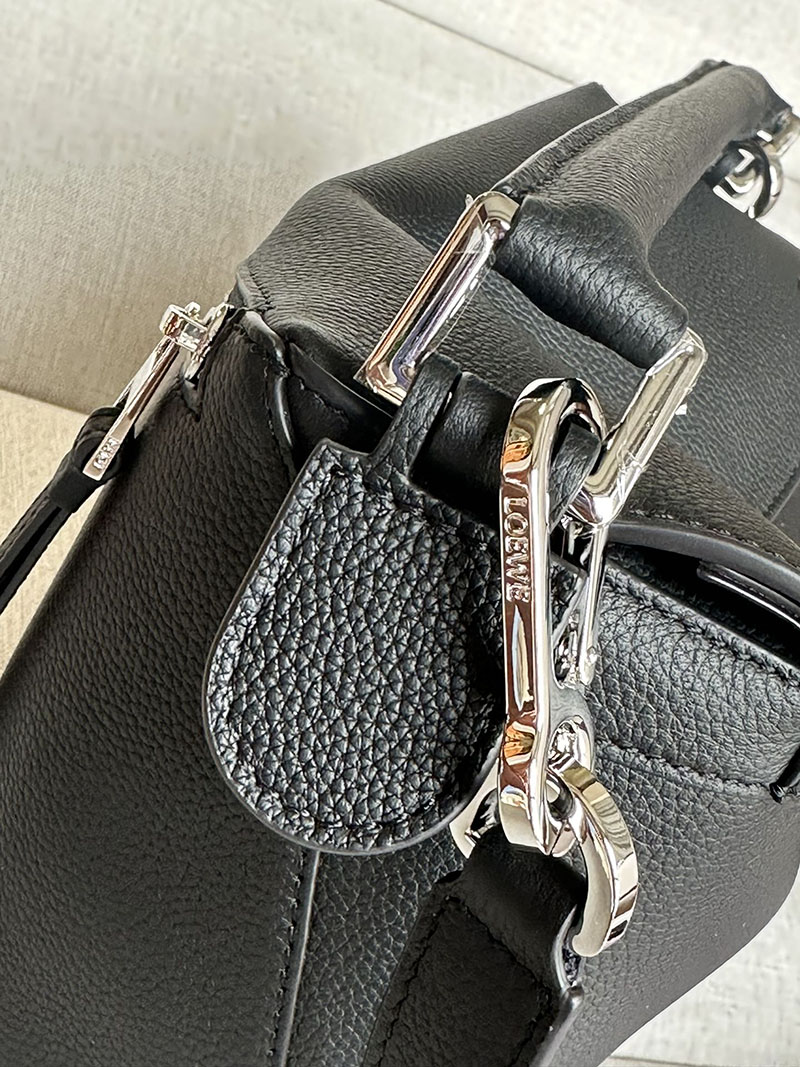 ロエベ 使いやすいバッグ LOEWE パズルバッグ スモール A510P60X77-1100 ブラック シルバー金具 - 画像 (8)