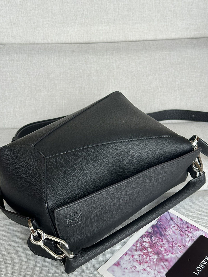 ロエベ 使いやすいバッグ LOEWE パズルバッグ スモール A510P60X77-1100 ブラック シルバー金具 - 画像 (6)