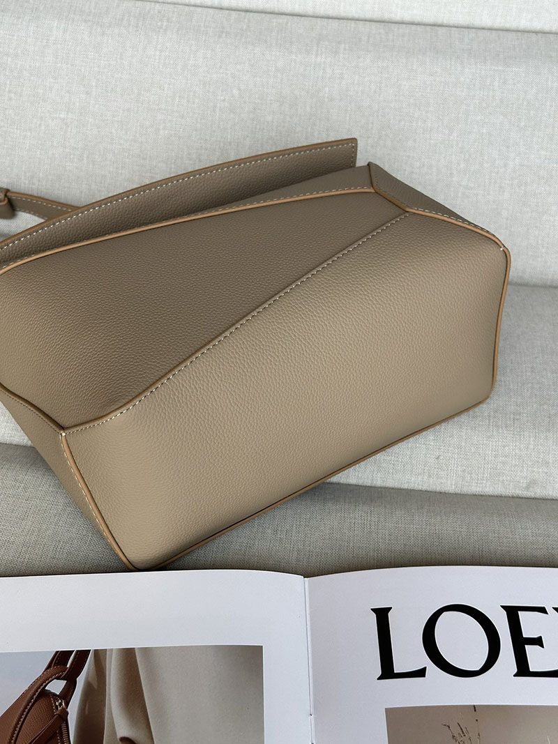 ロエベ 使いやすいバッグ LOEWE パズルバッグ スモール A510P60X30-2150 サンド ゴールド金具 - 画像 (5)