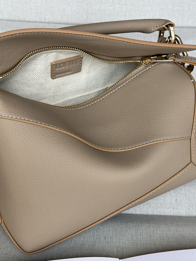 ロエベ 使いやすいバッグ LOEWE パズルバッグ スモール A510P60X30-2150 サンド ゴールド金具 - 画像 (4)