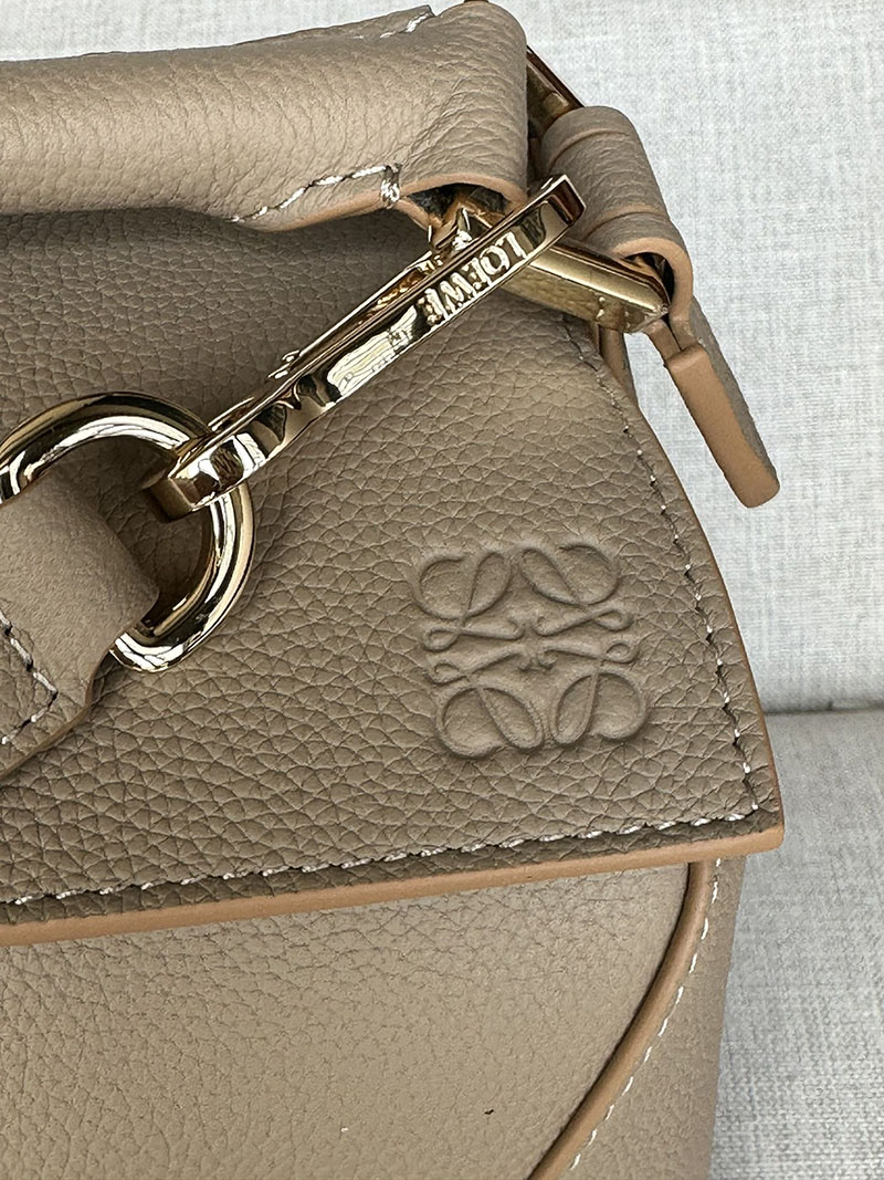 ロエベ 使いやすいバッグ LOEWE パズルバッグ スモール A510P60X30-2150 サンド ゴールド金具 - 画像 (2)