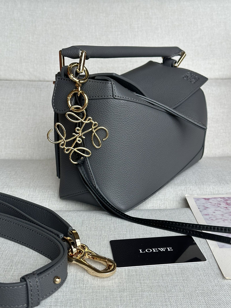 ロエベ 使いやすいバッグ LOEWE パズルバッグ スモール A510P60X30-5544 ディープネイビー ゴールド金具 - 画像 (9)
